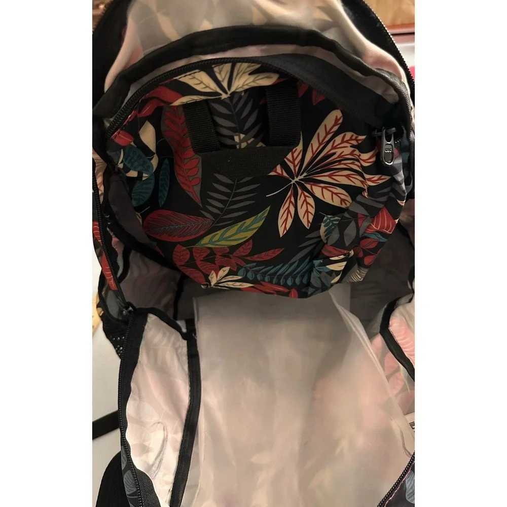 Venture Pal Floral Backpack Black/Multicolor Zip, Bottle Pocket